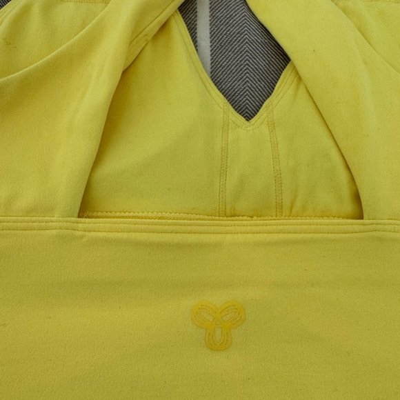 TNA sports bra in pineapple - Picture 4 of 4